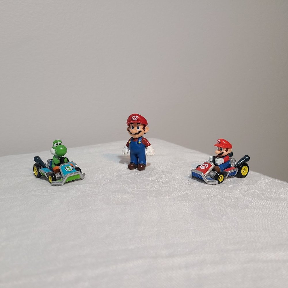 Super Mario Yoshi figure cars